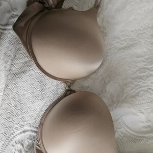 Victoria's Secret Bombshell Beige/Nude Smooth T-Shirt Bra